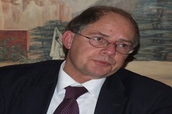 باريس تصف الأسطول الإنساني إلى غزة بأنه فكرة سيئة