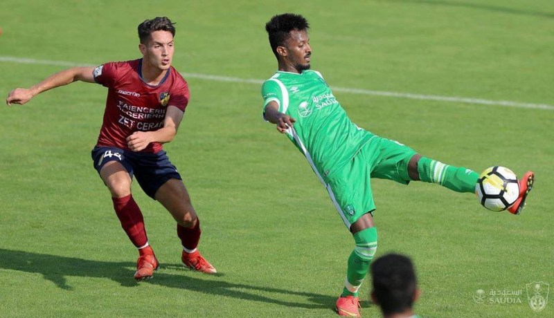 بالصور.. بارادو ينهي تحضيراته بتعادل أمام الأهلي السعودي