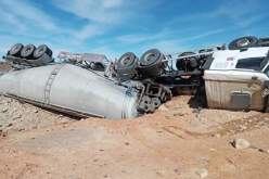 إنقلاب شاحنة صهريج بطريق إليزي جانت