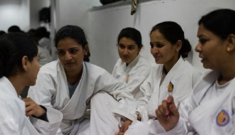 شرطيات متخفيات بلباس مدني في نيودلهي للايقاع بالمتحرشين