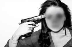 أرادت أن تلتقط سيلفي مع مسدس فأطلقت رصاصة على رأسها