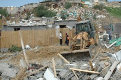 فيما تم هدم البيوت القصديرية بحي السرسور : إعادة إسكان 38 عائلة بحي البرج بسعيدة