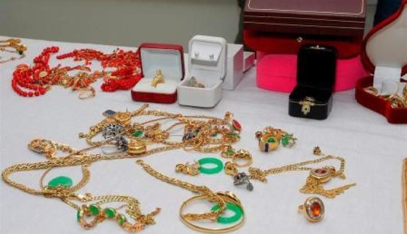 تسرق أموال وحلي جدتها بمساعدة عشيقها في قسنطينة