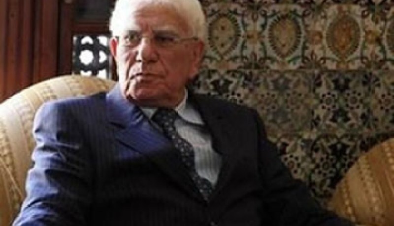 وصول جثمان الفقيد الشاذلي بن جديد إلى قصر الشعب