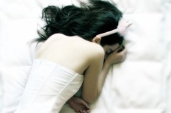 بعد حياة الملاهي والسهرات.. هل أجد  من يسترني وله مالي  وكل حياتي؟