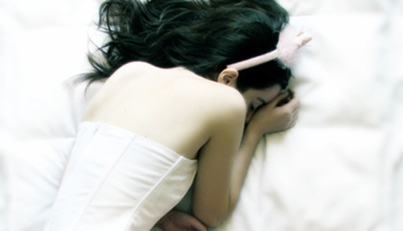 بعد حياة الملاهي والسهرات.. هل أجد  من يسترني وله مالي  وكل حياتي؟