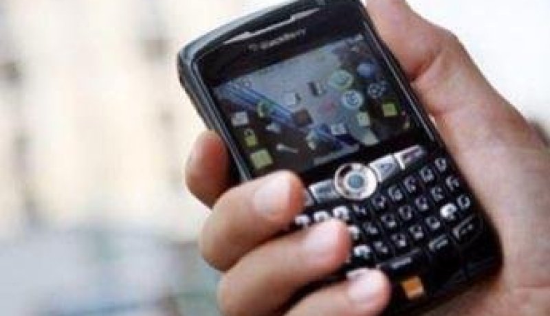 الإمارات ستعلق بعض خدمات بلاكبيري