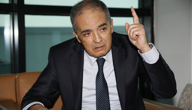 15 يوما فقط لطي فضيحة الحاويات وتهديد الوزير