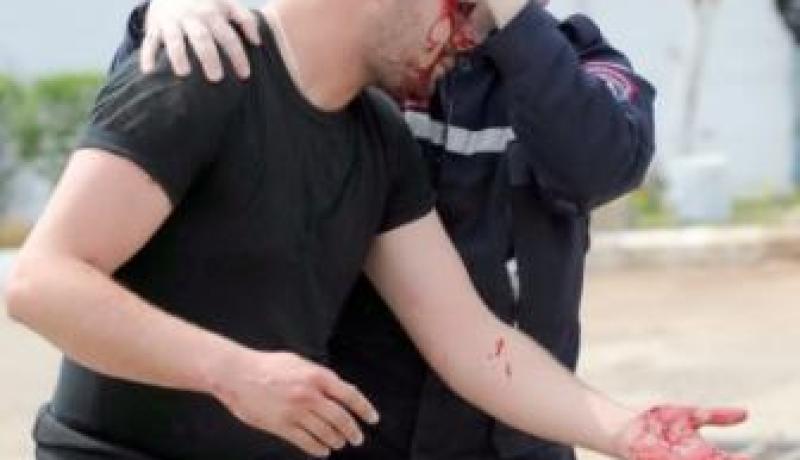 عشرات الجرحى في تدافـع الأنصـار أمـام مدخــــل الملــــعب