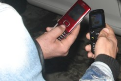 كانت سببا في إنهاء علاقات زوجية ودخول نساء عالم الرذيلة:النقال والكاميرا الرقمية تتحولان من نعمة إلى نقمة وإرهاب يطارد الجنس اللطيف