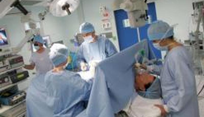 وزير الصحة يعطي موافقته على إنشاء بباتنة مصلحة للجراحة بالأشعة الأولى من نوعها بالجزائر