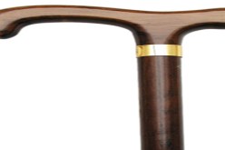 شيخ يضرب مير سطيل بعكاز في الوادي