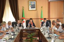 بن غبريت تعقد لقاءات ثنائية مع الشريك الإجتماعي يوم الخميس