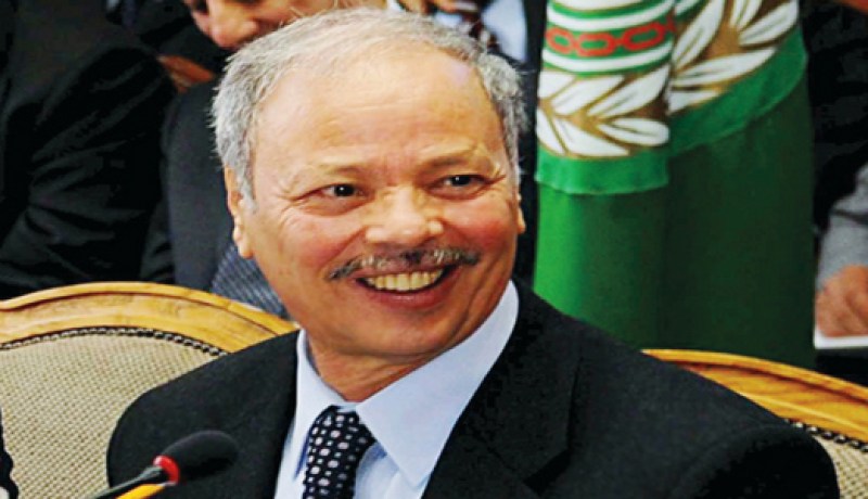 احمد بن حلي يصل الى بغداد لبحث ترتيبات عقد القمة العربية المقبلة