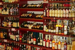 إدانة متهمين من بين 50 آخرين أحرقوا محلا لبيع الخمور بوهران