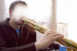 مقاهٍ ومطاعم تنتهك حرمة رمضان جهرا