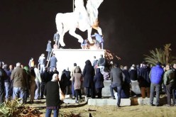 تمثال الحبيب بورقيبة يعود إلى مدخل العاصمة التونسية