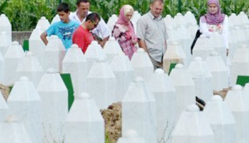 البوسنة تحيي ذكرى مرور 15 عاما على مجزرة سريبرينيتسا