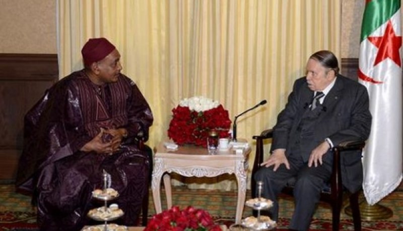 الرئيس بوتفليقة يستقبل السفير الجديد للنيجر بالجزائر