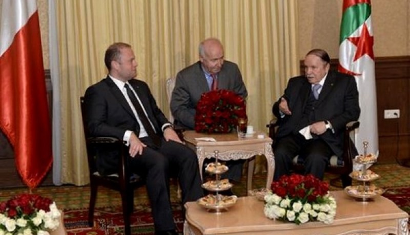 الرئيس بوتفليقة يستقبل رئيس الوزراء المالطي