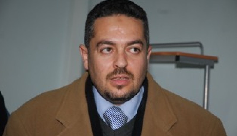 ـ 65 ألف توقيع لرشيد بوعزيز