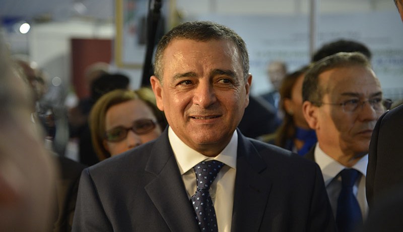 بوشـوارب يفضح نكّـاز