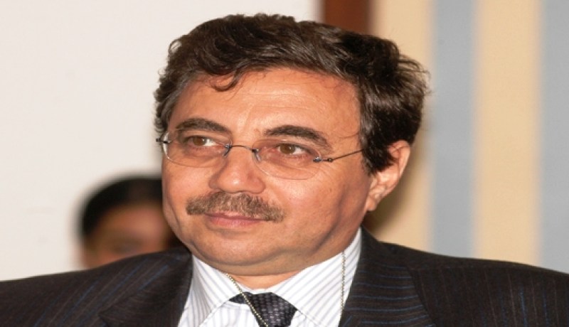 الجمارك تضرب بقوة في المطار