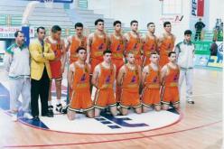 مناصرو فريق وداد بوفاريك لكرة السلة متابعون بتحطيم قاعة الرياضة