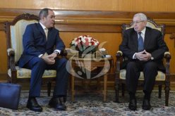 بوقادوم يقدم عرضا لبن صالح حول الأوضاع الدولية الراهنة ونتائج زيارته إلى تونس 