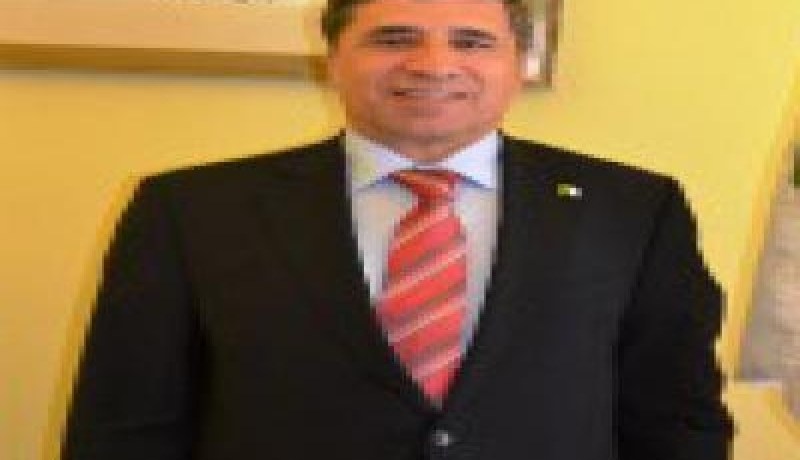 مجيد بوقرة يتحادث مع وزير خارجية البنين