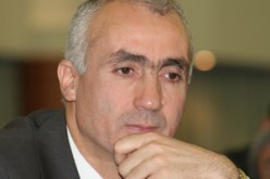 بوكرزازة يؤكد أن السلطات الجزائرية حرصت على عدم الدخول في جدل…”الدبلوماسي الجزائري تعرض لإهانة وتركنا القضاء الفرنسي يقوم من تلقاء نفسه برد الاعتبار له”