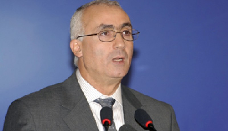 بوتفليقة لن يدير ظهره لمستقبل المنطقة من أجل الدفاع عن المصالح الوطنية.. بوكرزازة:الحكومة تقرر التكفل بنسبة 50 بالمائة من الزيادة المرتقبة في تكلفة الحج