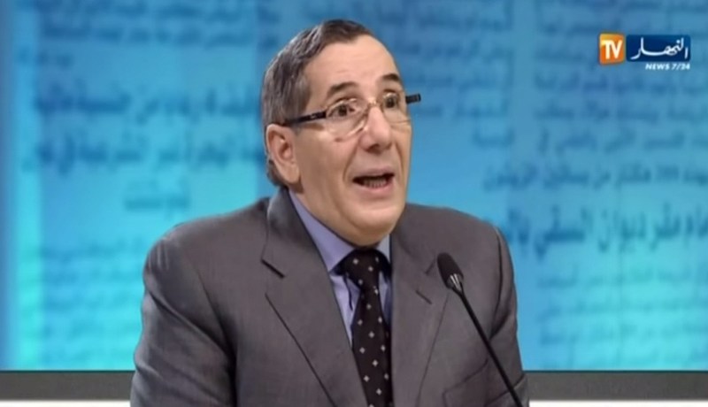 بوكروح.. مرض الكرسي وعمى الألوان!