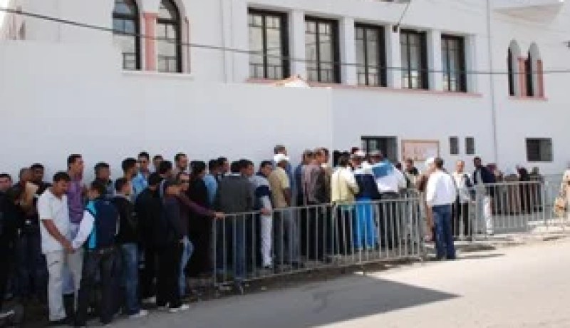 إحتجاج كبير لشباب جهاز الإدماج المهني لعدم تلقي رواتبهم