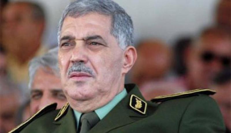 قائد الدرك الوطني يشرف على حفل تخرج أربع دفعات بسطيف