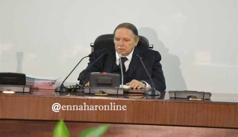 بوتفليقة يوقّع على قانون المالية 2018