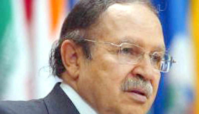 بوتفليقة‮ ‬يلتقي‮ ‬بالقذافي‮ ‬في‮ ‬سيرت