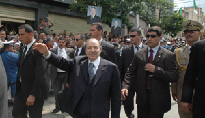 بوتفليقة: الحديث عن 2009 مزايدات غير مجدية
