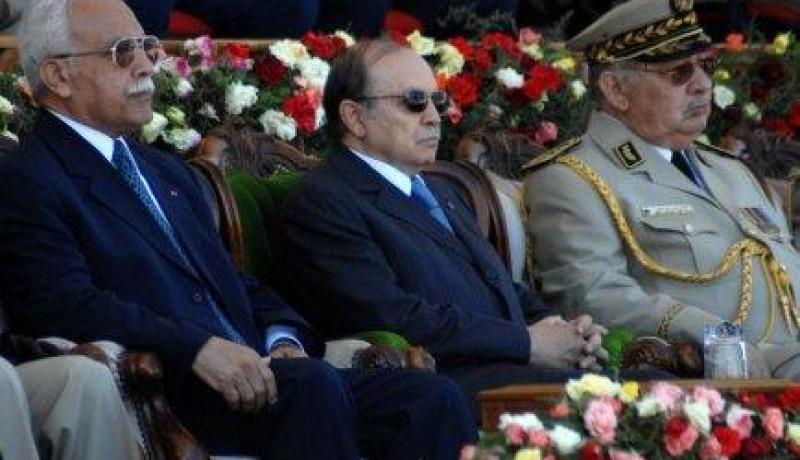 الرئيس بنظارات شمسية