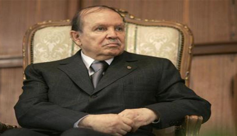 الرئيس بوتفليقة يؤكد استعداده لتعزيز علاقات التعاون مع المملكة السعودية