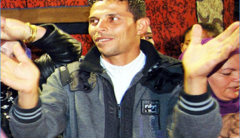 ‮02 ‬ألف دولار مقابل عربة البوعزيزي