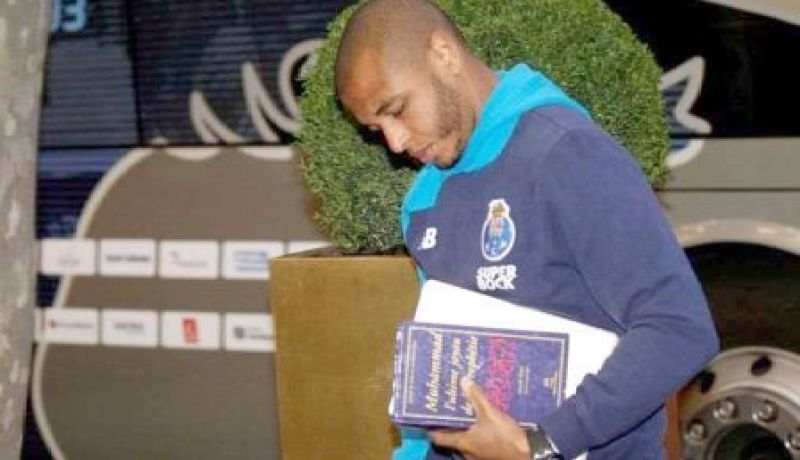 براهيمي يصنع الحدث بكتاب «الرحيق المختوم» في السيرة النبوية