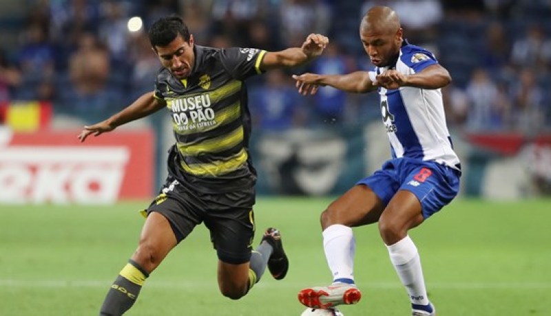 بالفيديو.. براهيمي يبصم على أول تمريرة حاسمة له هذا الموسم