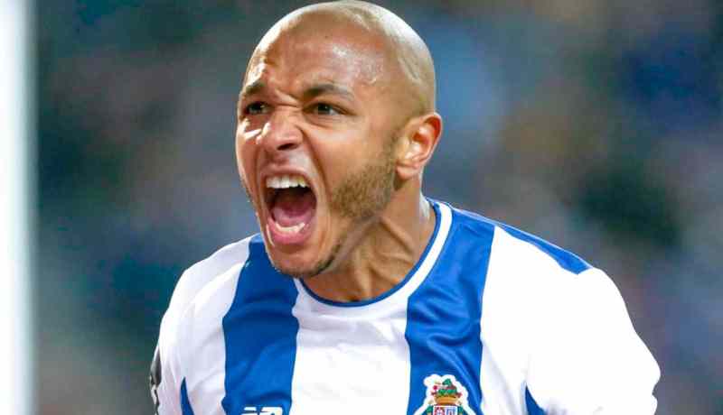 براهيمي مطلوب في الدوري الإنجليزي