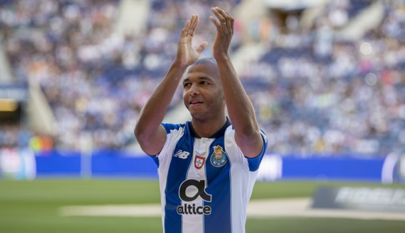 “لازيو” لن يدخل في صراع من أجل “براهيمي”