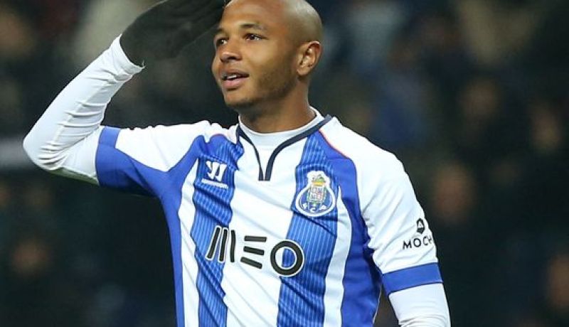 مورينيو يريد براهيمي في مانشستر يونايتد بأي ثمن