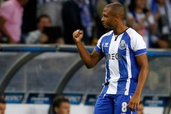 براهيمي سيبقي في بورتو من أجل التتويج بالألقاب