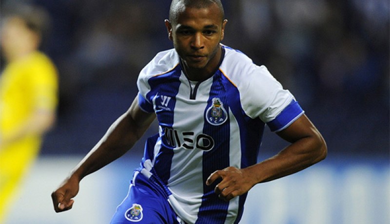 براهيمي ضمن التشكيلة المثالية في البرتغال