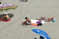 إقبال كبير عليه وجهل تام لأضراره : البرونزاج من متعة الاسمرار.. إلى داء السرطان