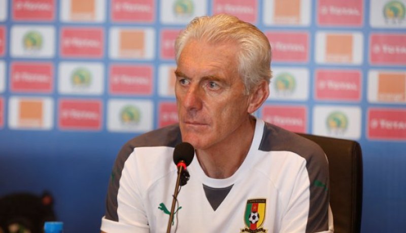 بروس: “مشكلة الخضر في اللاعبين وليس في المدرب”